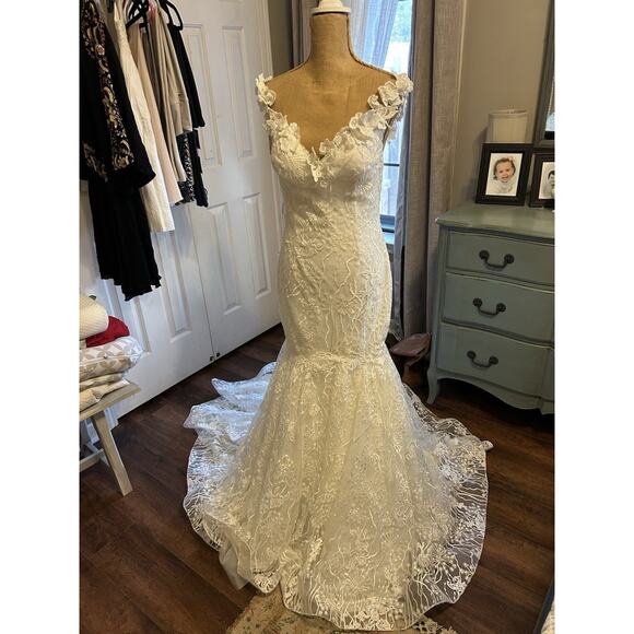 New with Tags Wedding Dress Size 4 - Picture 11 of 14